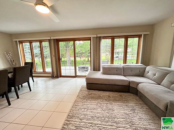 5th image of 713 Meadow Ln