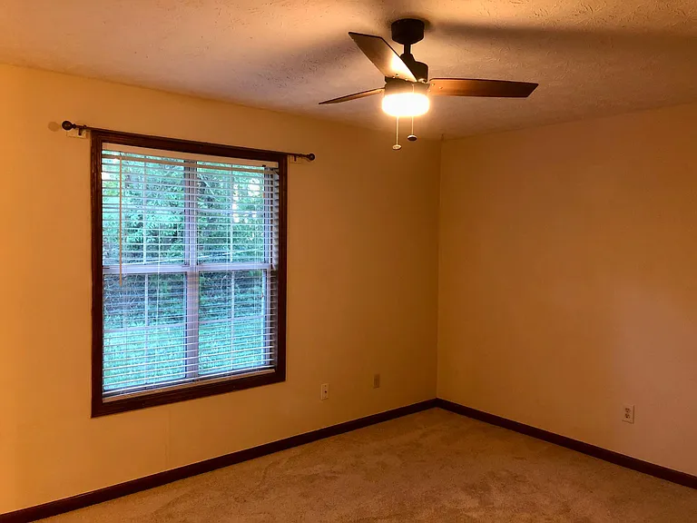 4933 Turtle Rdg NE — Photo 9