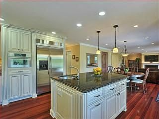 5th image of 108 Louise Ct