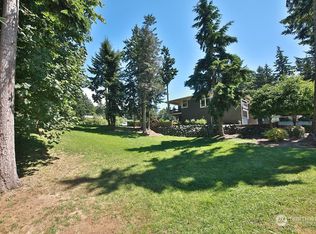 6329 Sahalee Ct, Clinton, WA 98236