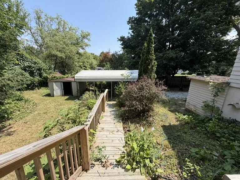 433 Allenford St — Photo 19