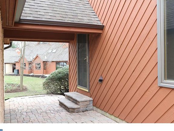 2nd image of 615 Dandenog Dr