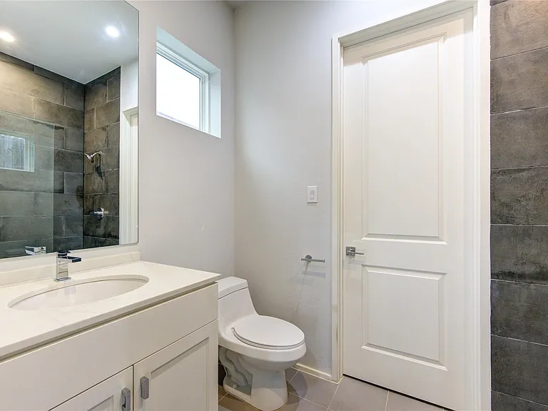 5336 Chandler St — Photo 12