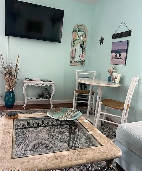 2025 Date Palm Ave — Photo 5