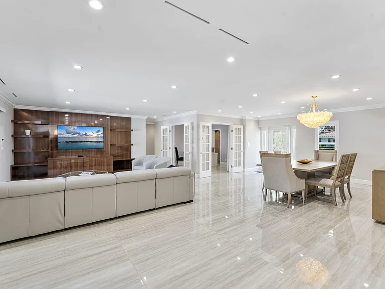 831 Dover St — Photo 30