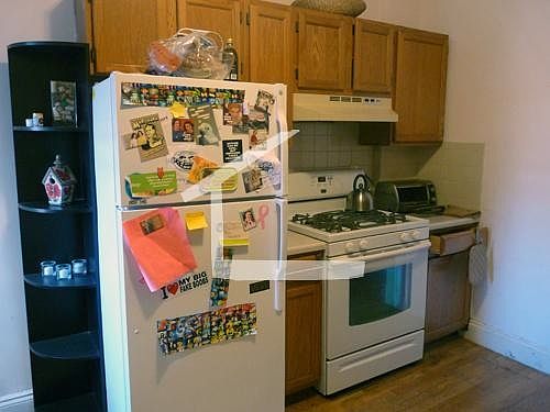 3rd image of 214 Saint Paul St #8
