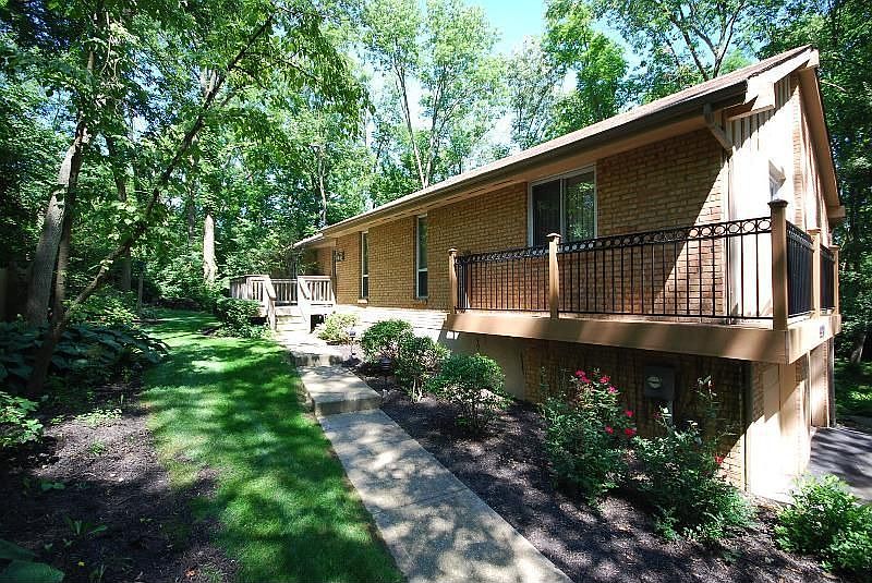 1st image of 9920 Forestglen Dr