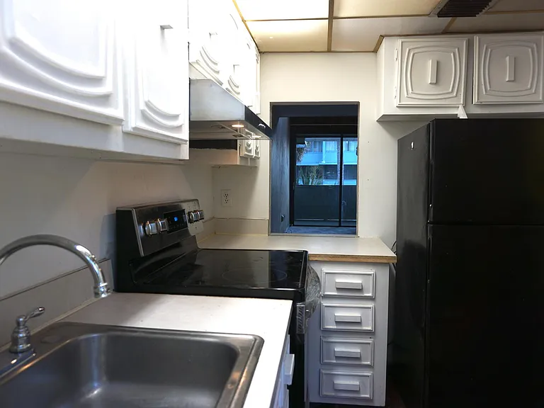 705 SW 75th St #202 — Photo 6