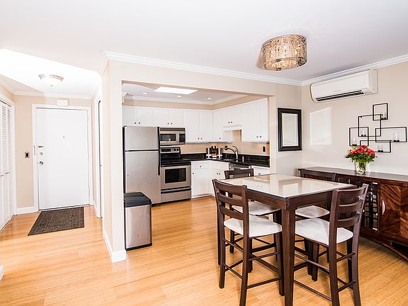 4th image of 1600 43rd Ave E APT 305