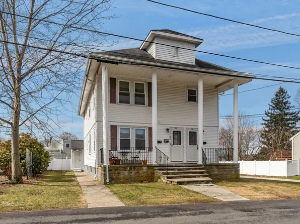 28 Island Ave, Rumford, RI 02916