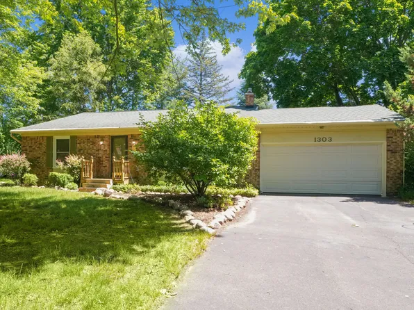 1303 Hall St, Eaton Rapids, MI 48827