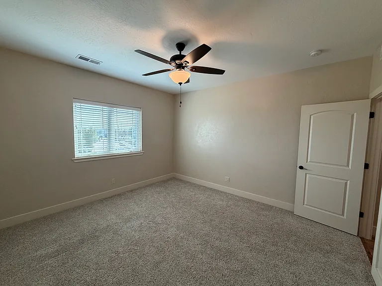 815 Parkway Dr — Photo 27