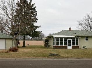 1265 Sylvan St, Saint Paul, MN 55117