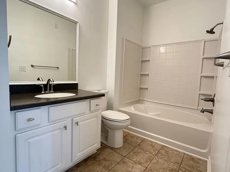 1104 Walden Park Dr — Photo 16
