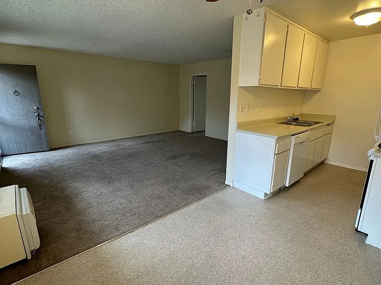 5328 Hermitage Ave — Photo 6