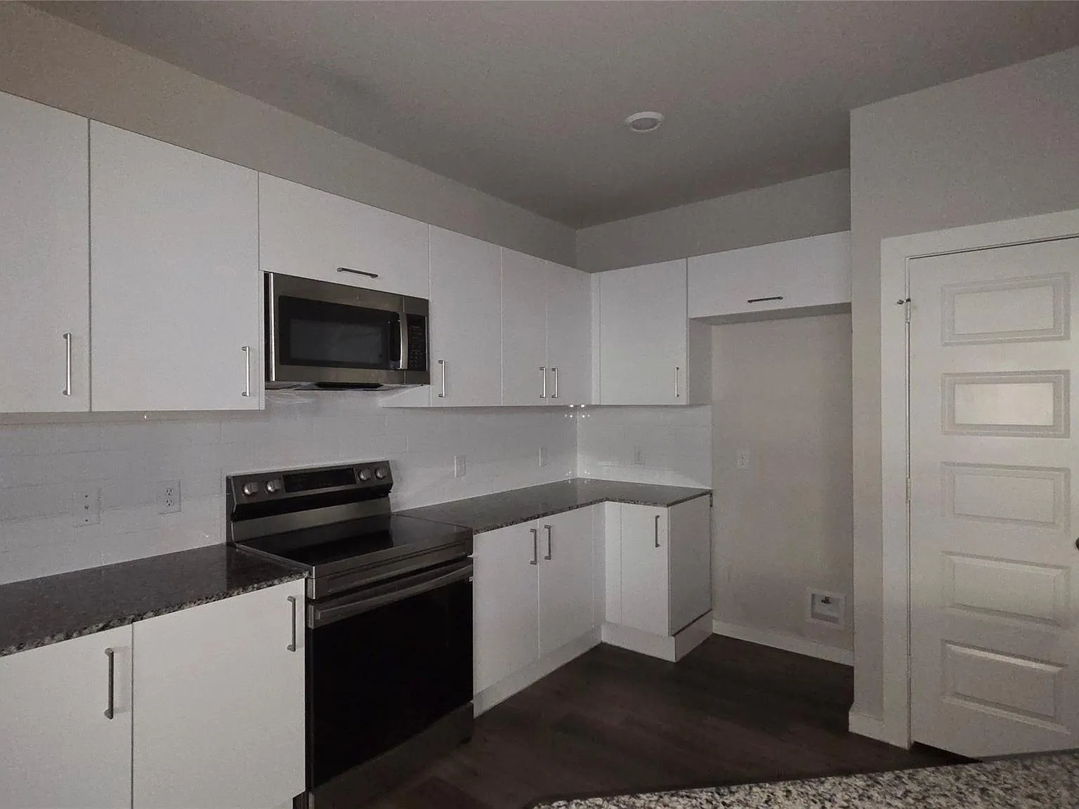 3 bed, 2.0 bath, 1356 sqft, $1,695 — Photo 4