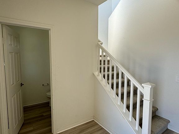 4th image of 28522 Abbey Ln
