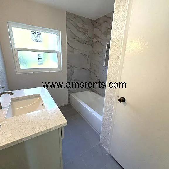 8332 Mara Vista Ct — Photo 14