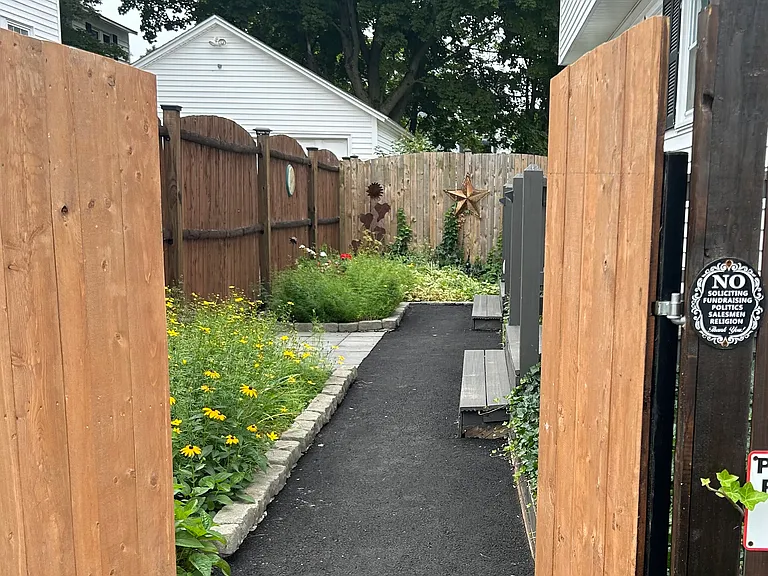 Lowell St — Photo 18