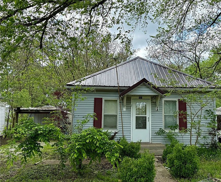1st image of 401 N Thurston St