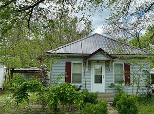401 N Thurston St, Versailles, MO 65084