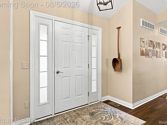 5th image of 25 Melvin J Ct