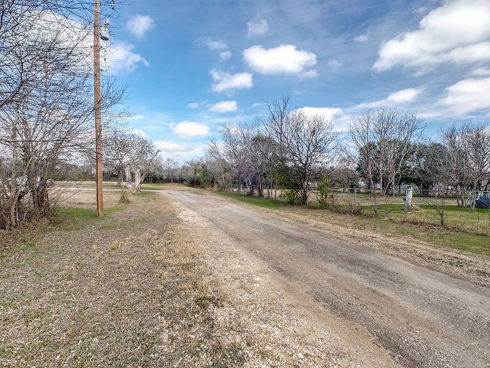 1st image of 433 W Quill Dr