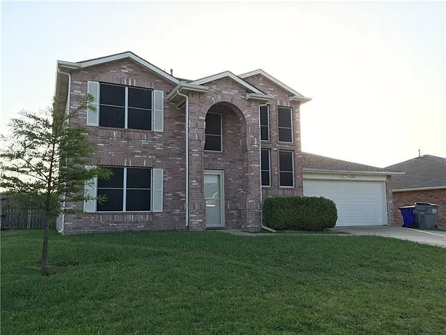 1201 Halifax Ln photo 1