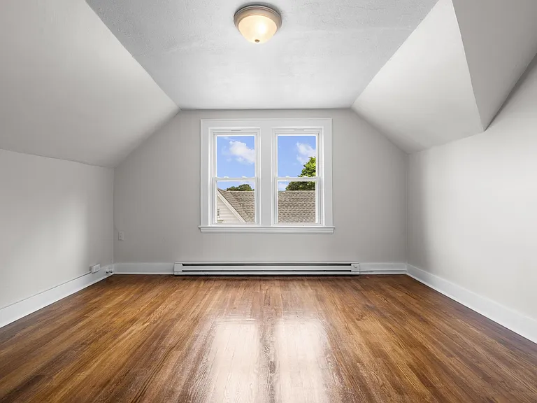 35 Newton St #3 — Photo 10