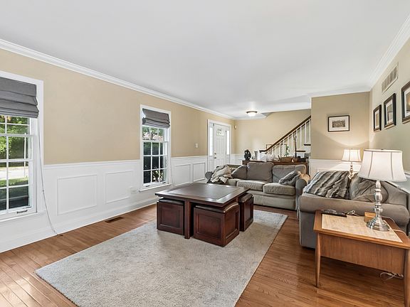 3rd image of 3933 Cumnor Rd