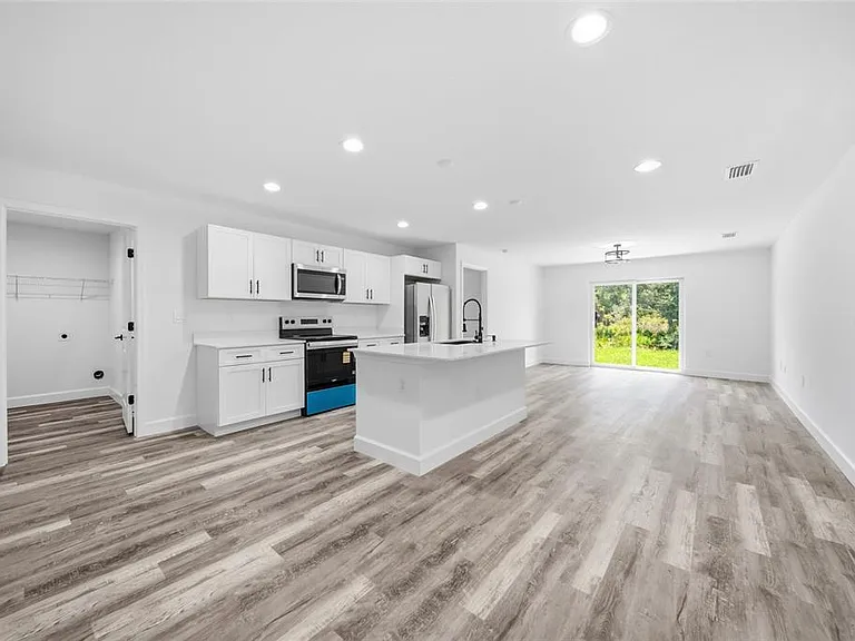17180 Drayton Ln — Photo 13