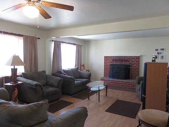 4th image of 811 N Hare St