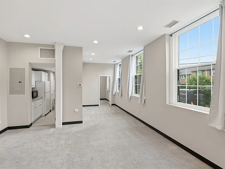 21 Linden St #212 — Photo 5