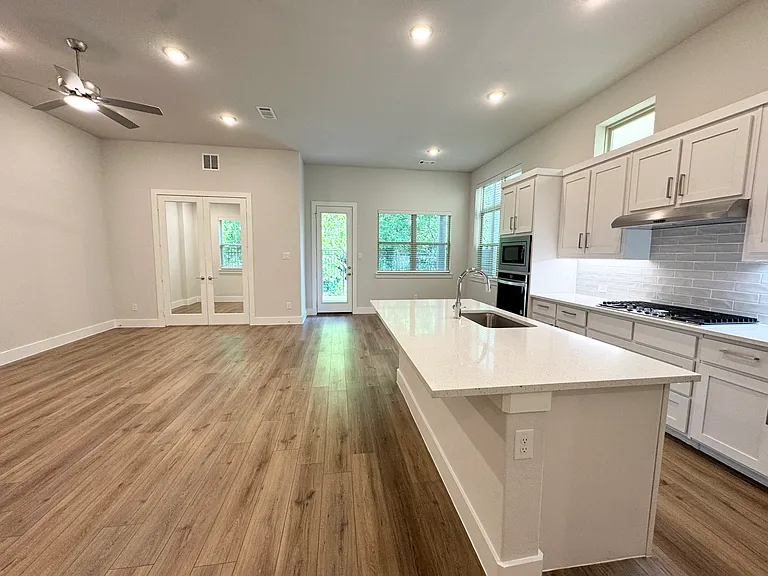 8103 Emsworth Dr — Photo 5