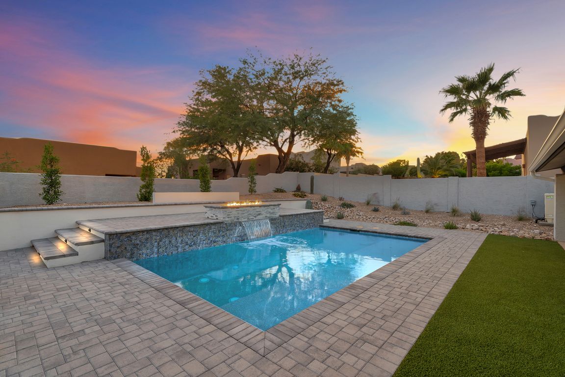 next background image