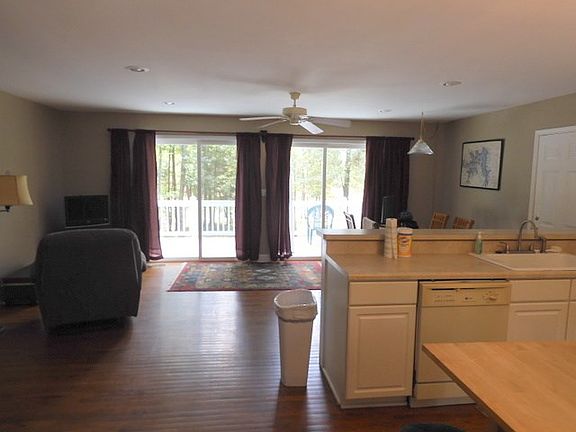 3rd image of 1670 Merifield Dr
