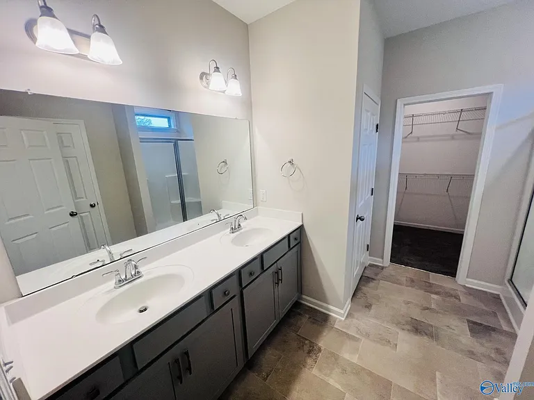 16423 Demi Dr — Photo 14