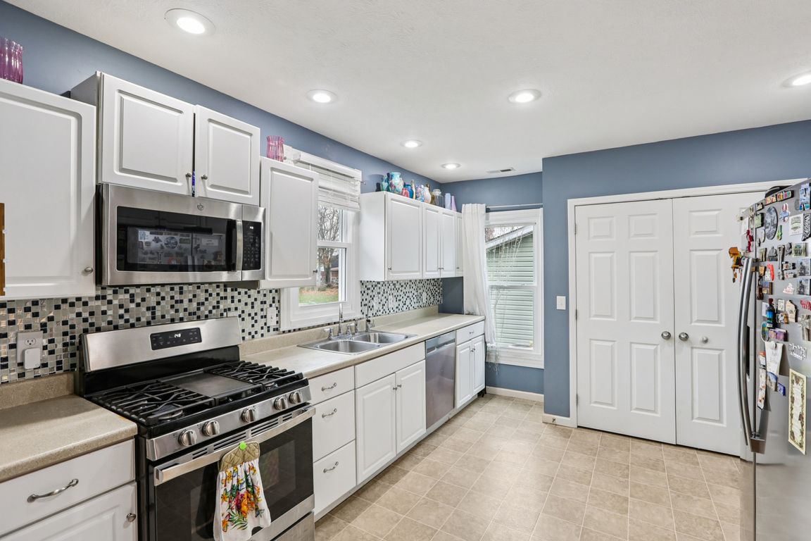 next background image