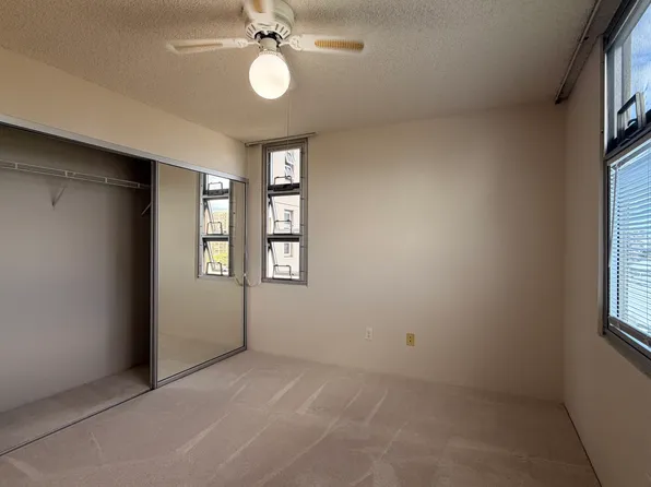 1450 Young St APT 903, Honolulu, HI 96814