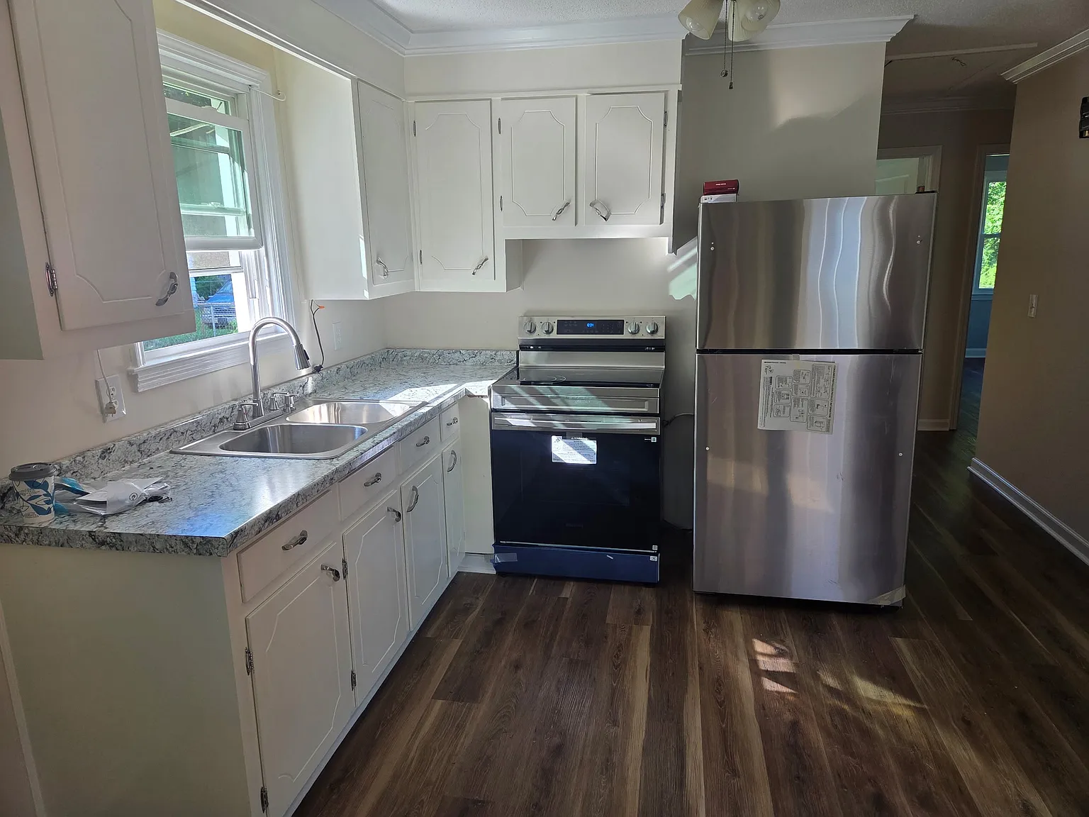 3 bed, 1075 sqft, $1,650 — Photo 4