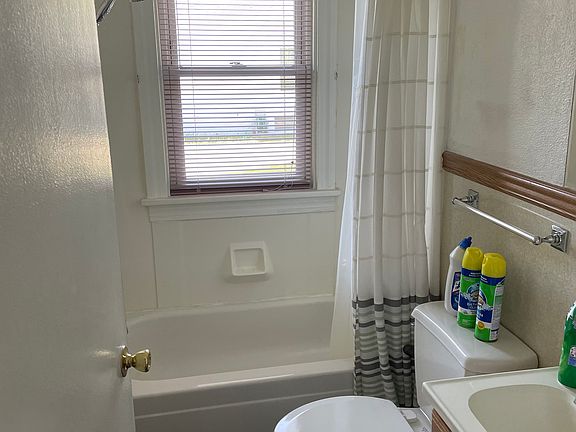 3rd image of 310 W 17th St