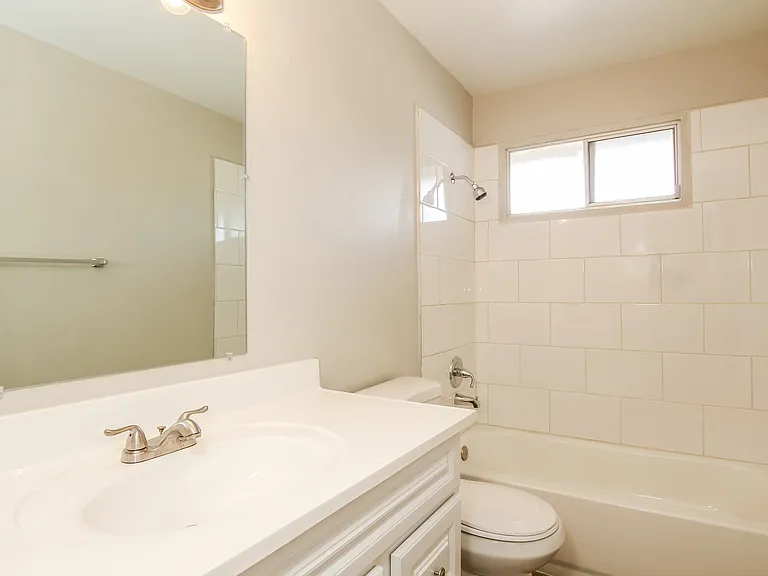 624 E Malibu Dr — Photo 10
