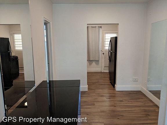 3rd image of 1535 Jefferson Ave APT 05