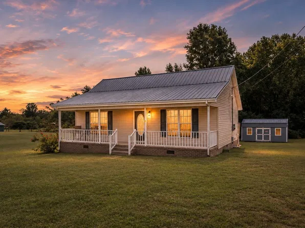 7 Crockett Dr, Fayetteville, TN 37334