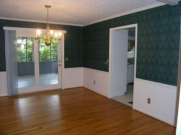 NICE SEPARATE DINING ROOM
