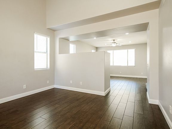 4th image of 17377 W Holland Ln