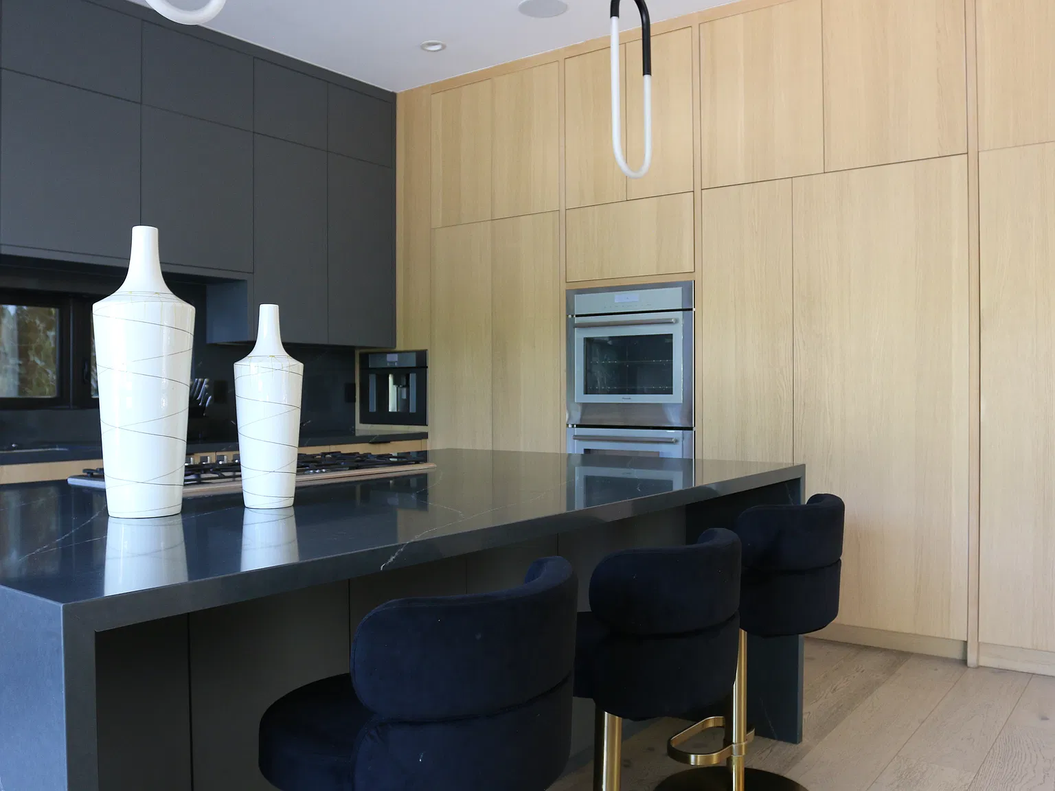 5 bed, 3645 sqft, $16,500 — Photo 3