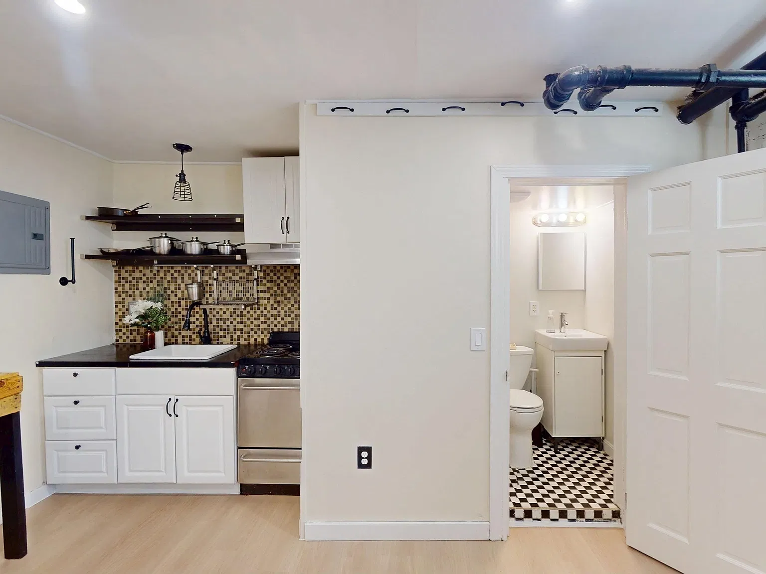 Studio, 1.0 bath, 246 sqft, $1,750 — Photo 2