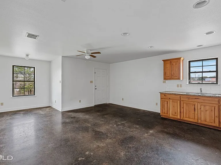 1719 Lakeshore Dr #B — Photo 10