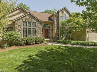 36180 Spicebush Ln, Solon, OH 44139